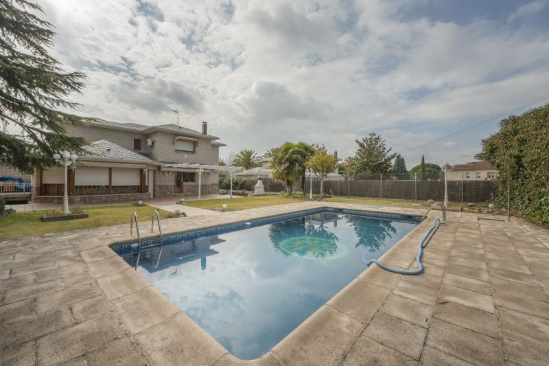 Pool Safety detail